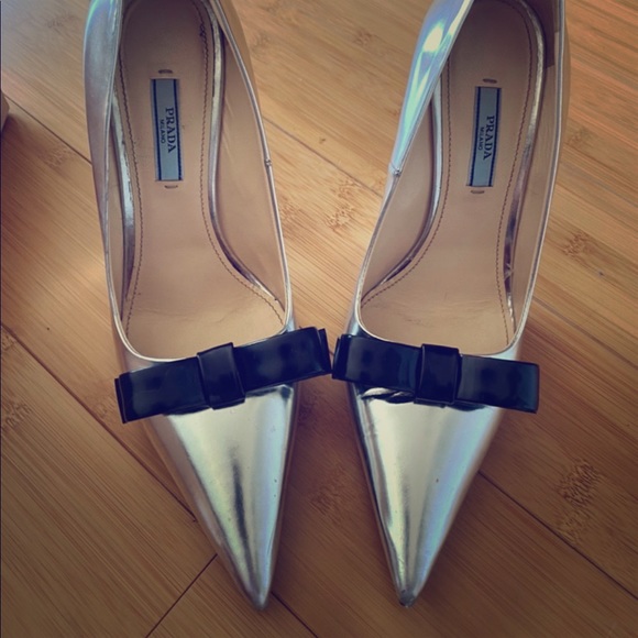 Prada silver & blk now heels